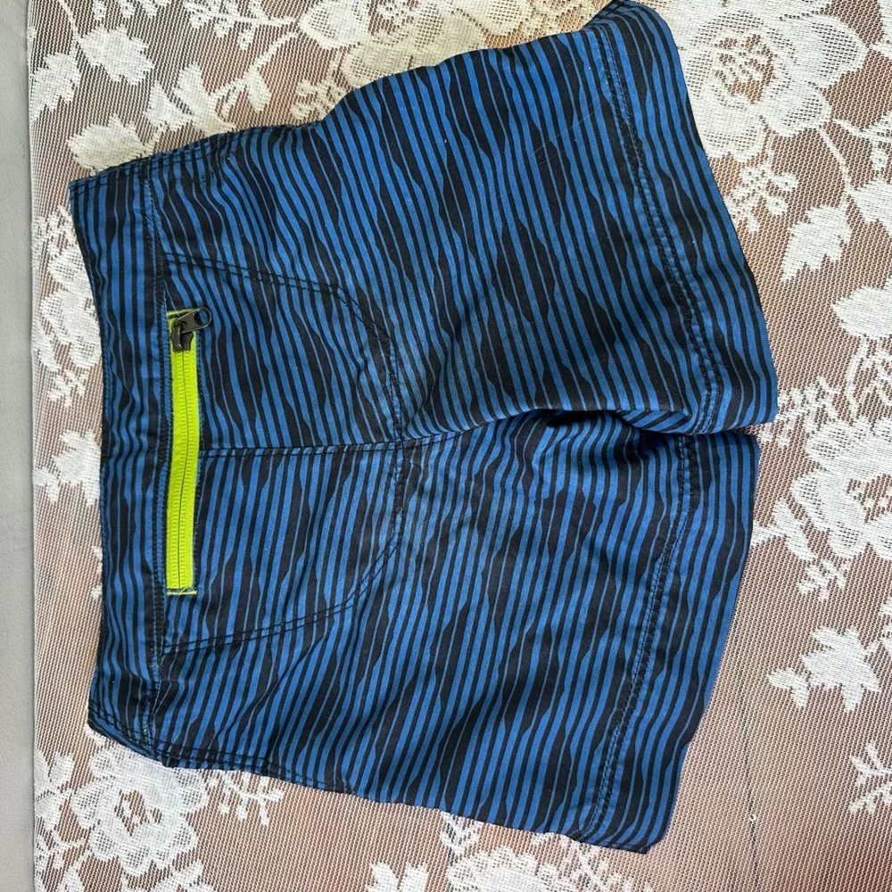 The North Face Boys Swim Trunks Size‎ 5 Blue Black Stripe Elastic Waist